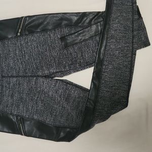 Athleta leggings black hounds-tooth design with black stripes down sides of legs